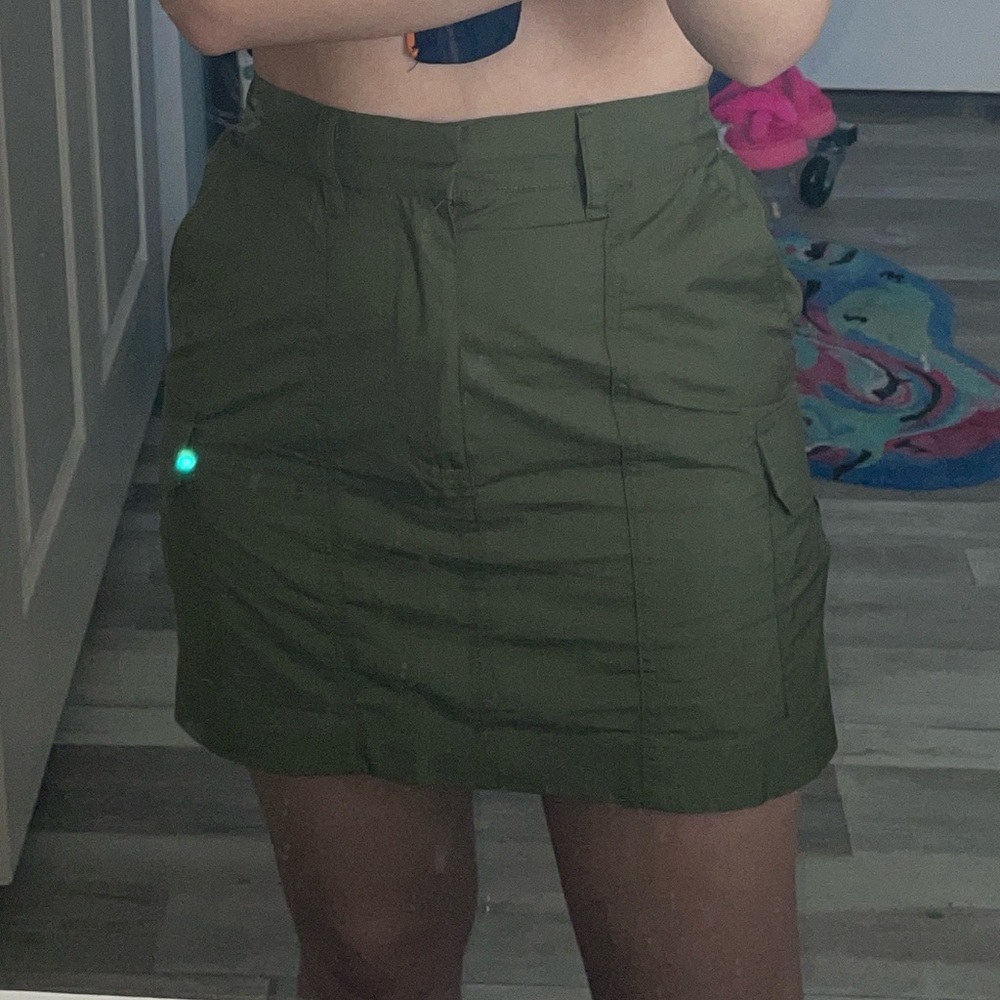 BNWOT Olive Cargo Skirt! 🫒